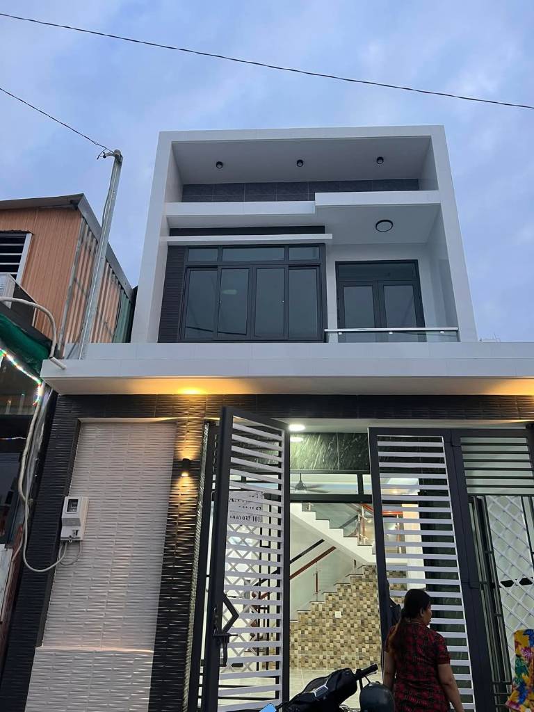 Bán nhà đường 18B, ngay chợ Bình Chánh, sổ hồng riêng, Hoatdongokvip ưu đãi hấp dẫn 100m2, giá 1,07 tỷ